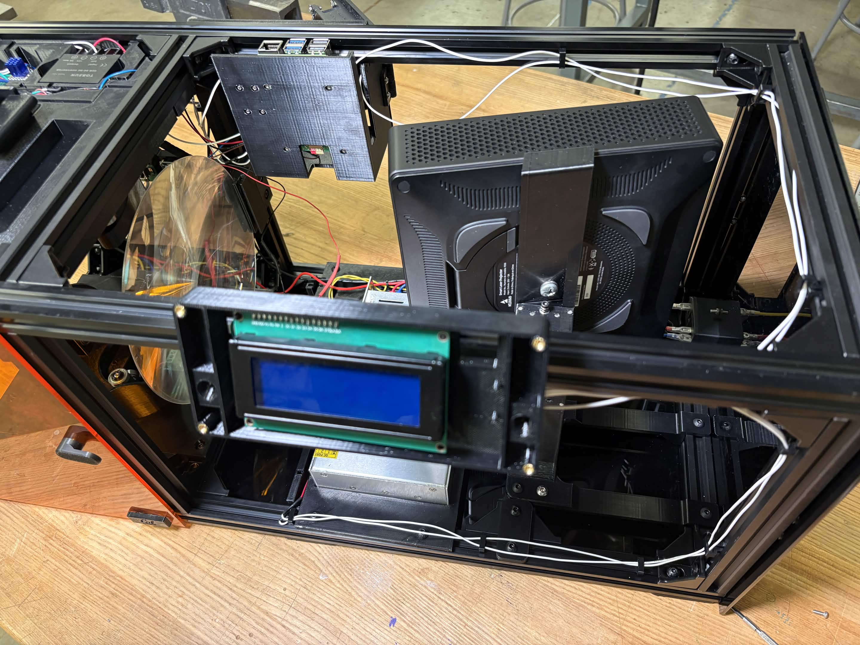 ../../_images/LCD_step1_assem.jpg